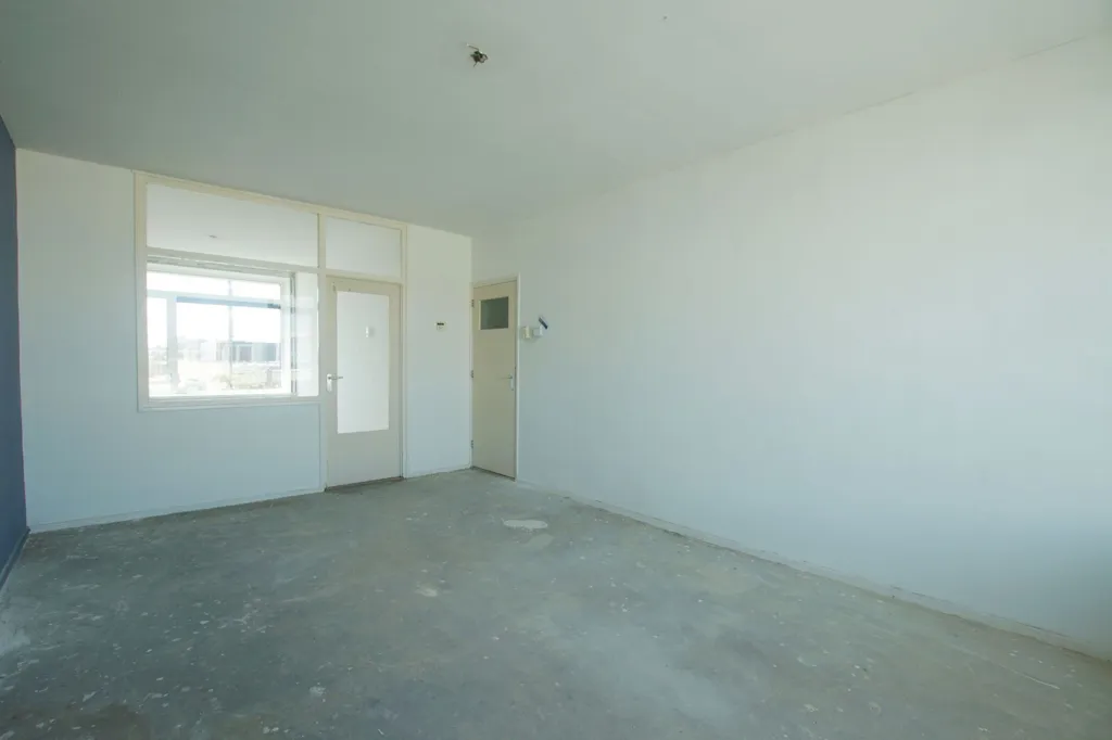 Toad - 3-Bedroom Apartment with Balcony in Charlois