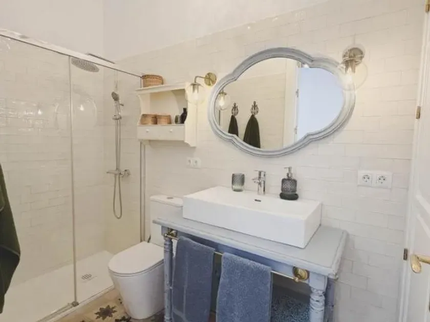 Salles de bain - Historic Flat with Balcony in Plaza España