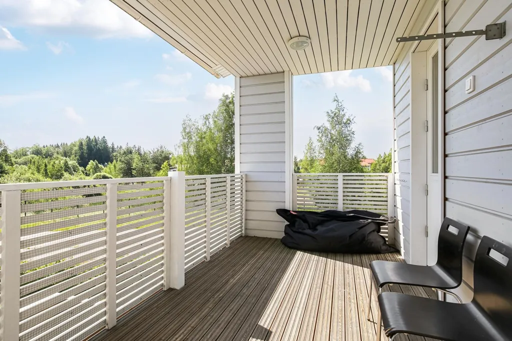 Rõdu - Contemporary Villa with Lake View in Vihti