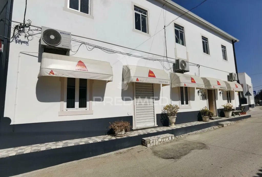 Välivaade - Restaurant with Terrace in Santarém