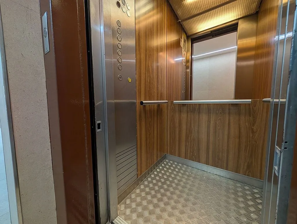 hallway_entrance
