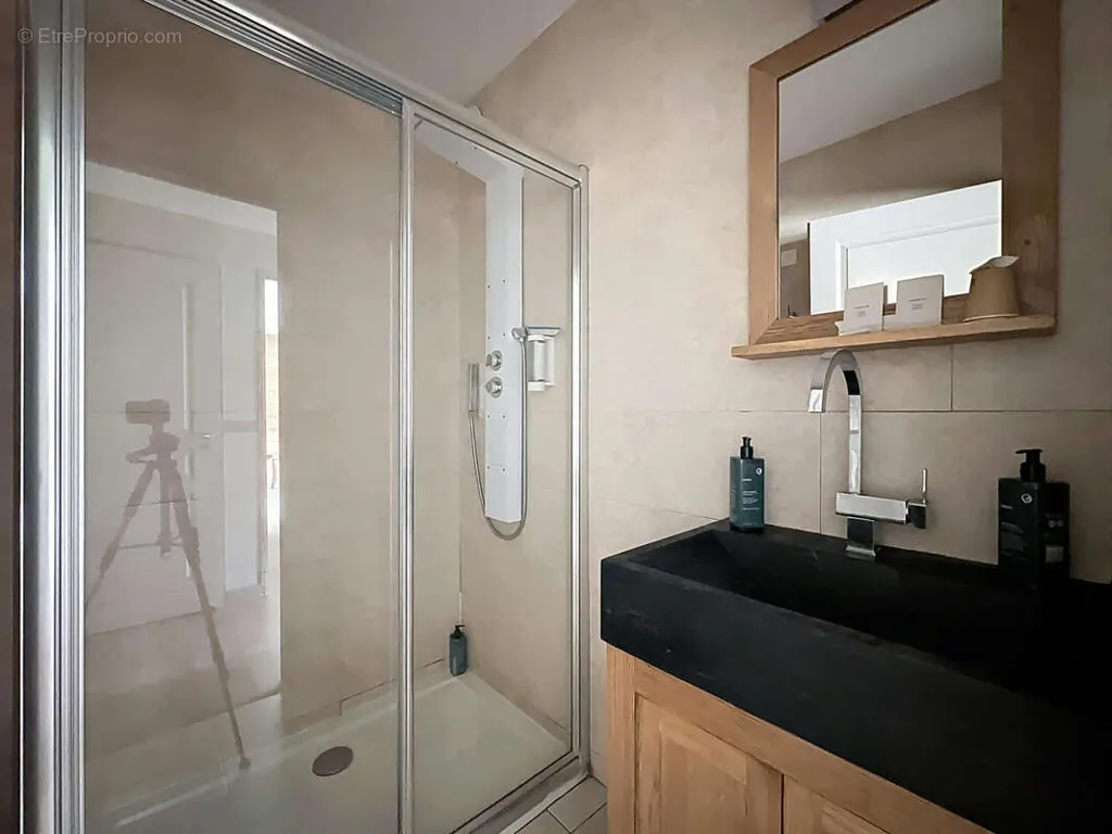 Bathrooms - Apartment with Terrace in Formiguères