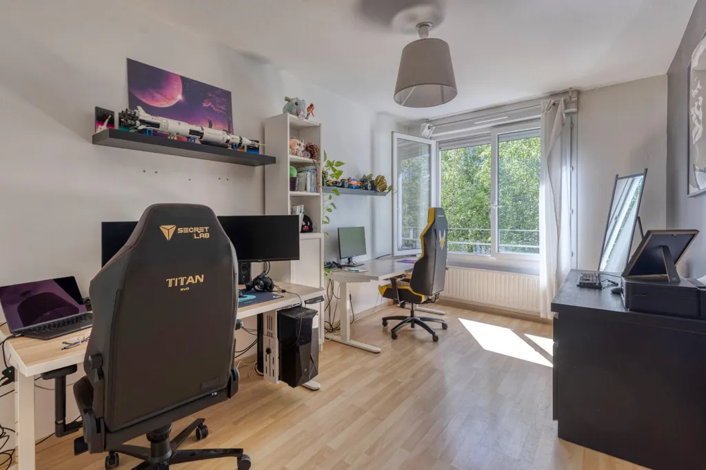 Bureau - Appartement T5 avec Terrasse à Grenoble