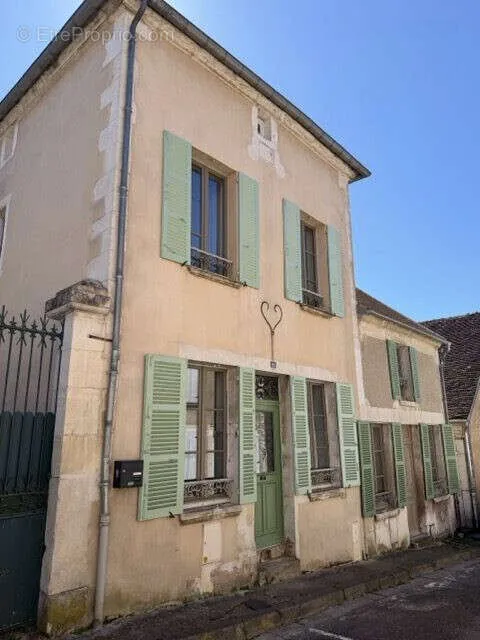 Extérieur - Maison de Caractère avec Jardin à Épineuil