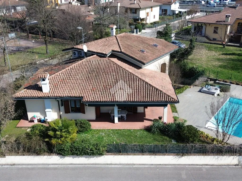 Vue aérienne - Villa with Pool in Porto Mantovano