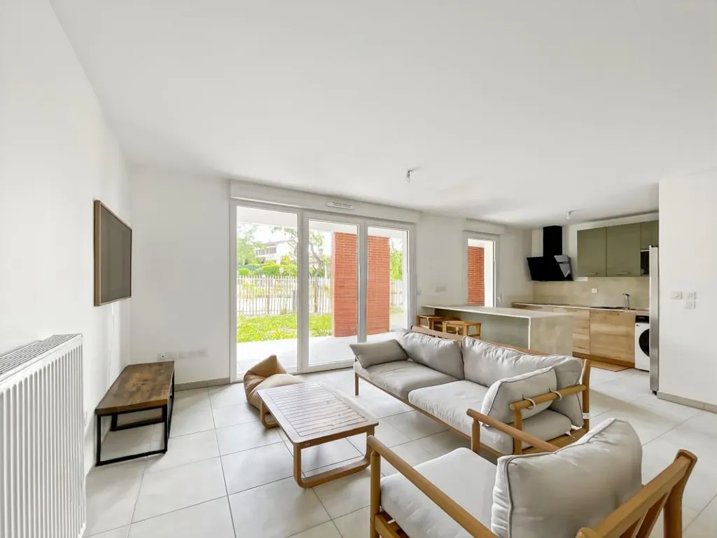 Séjour - Appartement Neuf T4 Meublé avec 2 Parkings à Proximité