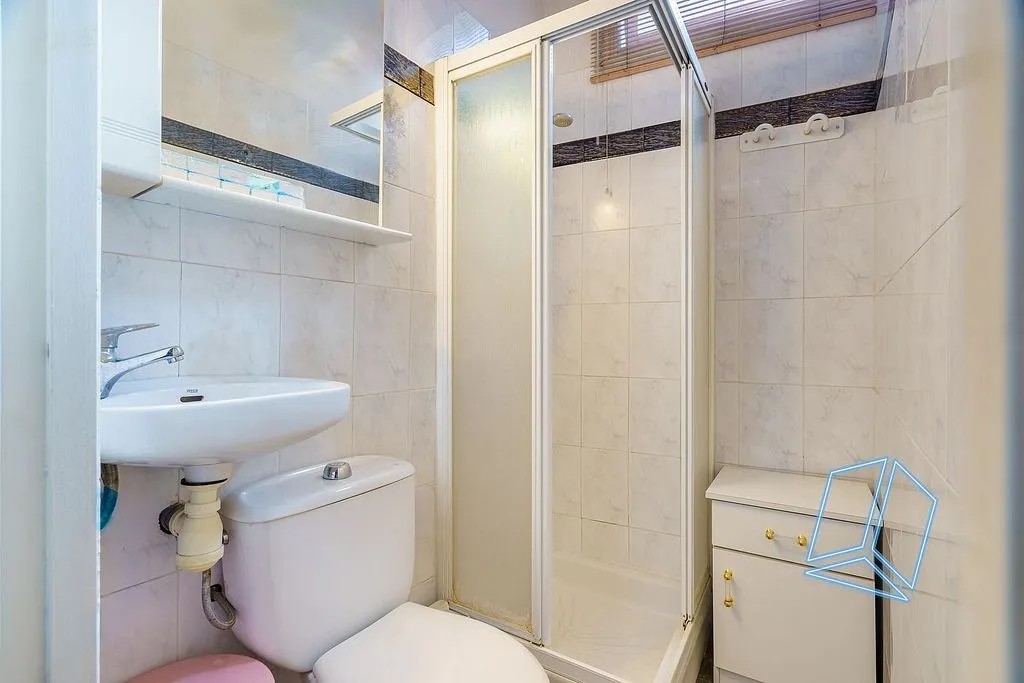 Salles de bain - Charming Chalet with Terrace in Gavà Centre