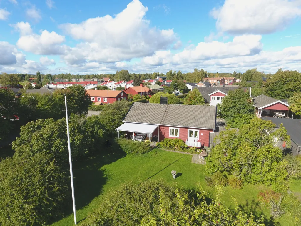 Õhuvaade - 1960s House with River View in Grisbacka