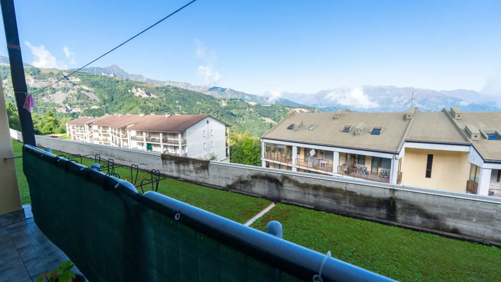 Balcon - Rustic-Style Apartment with Terrace in Bagnolo Piemonte