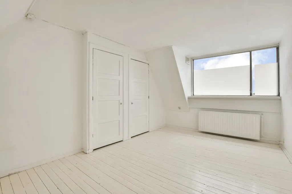 Pièces - Double Upper-Floor Apartment with Balcony in Watergraafsmeer