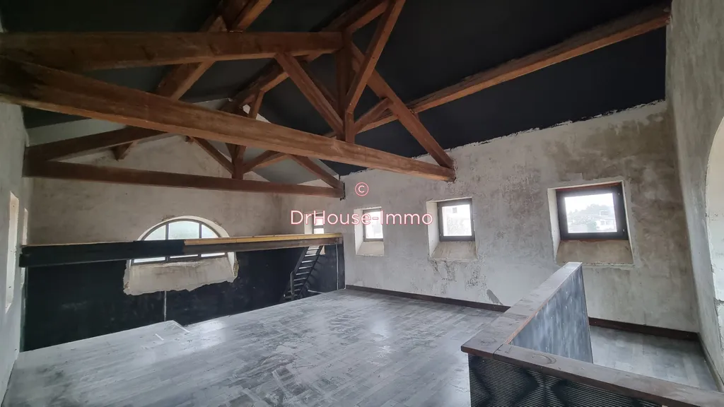 Pièces - Atelier R+1 avec Terrain Arboré à Jonquières