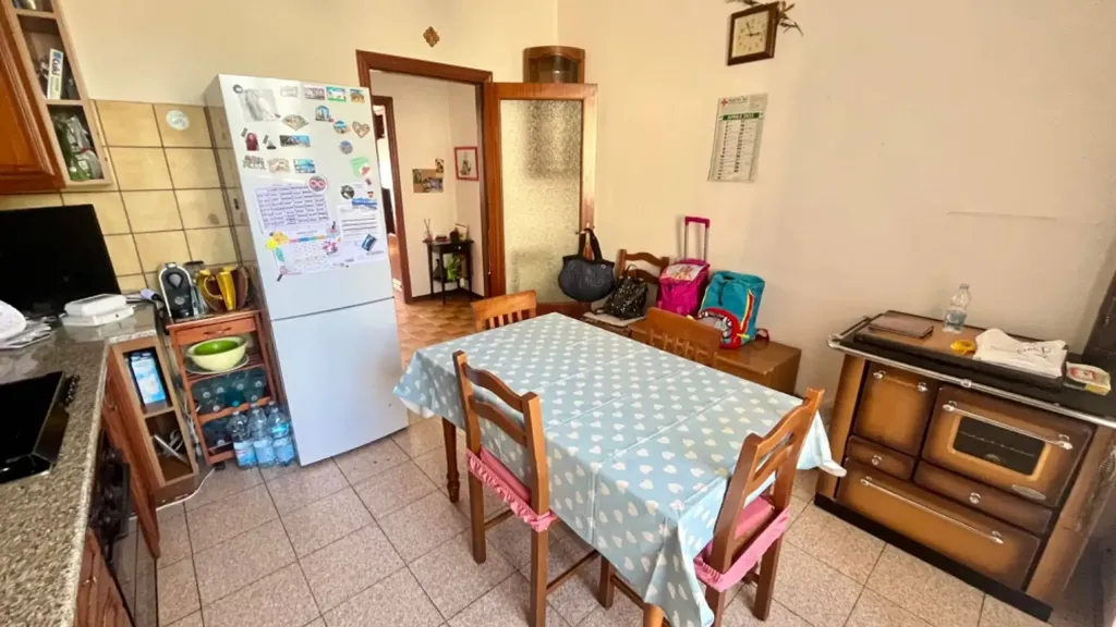 Köök - Spacious Apartment with Balcony in Fabriano