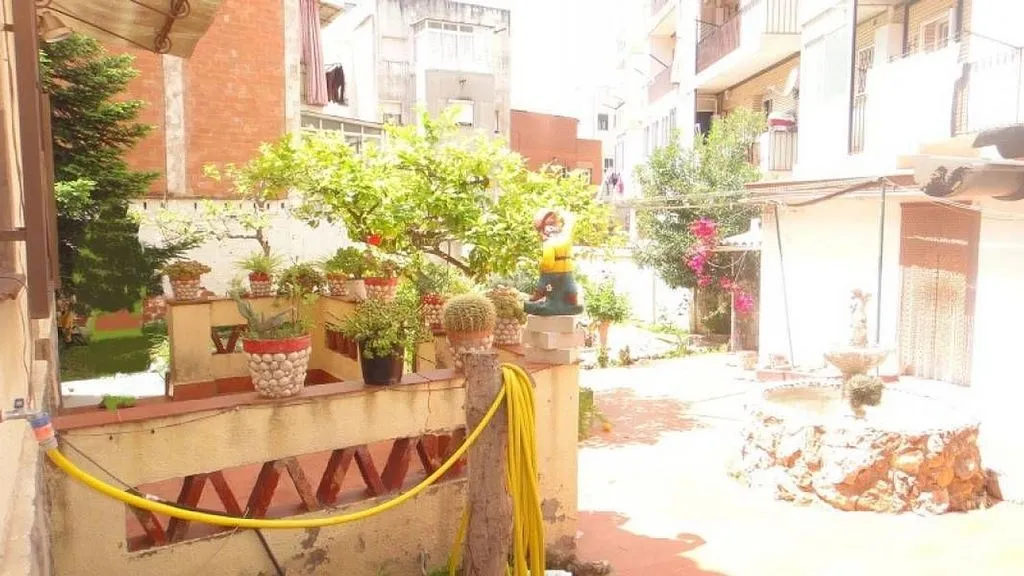 Jardin - Luxury House with Terrace in Cornellà de Llobregat