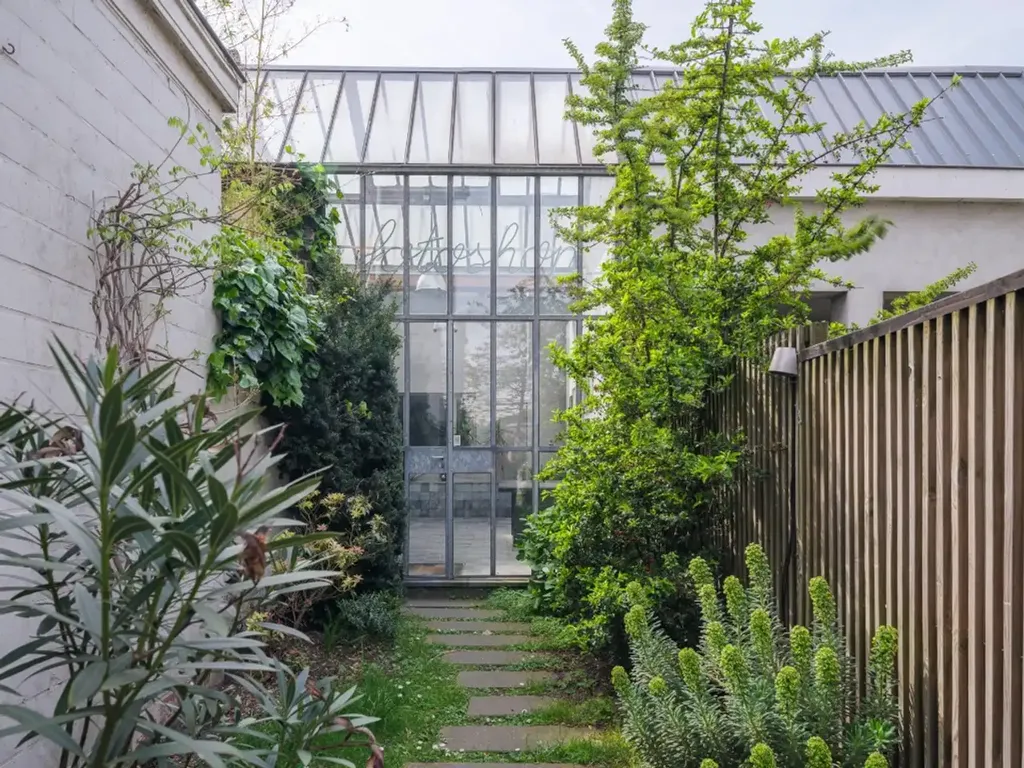 Giardino - Loft-Style Commercial Space near Gent Centre