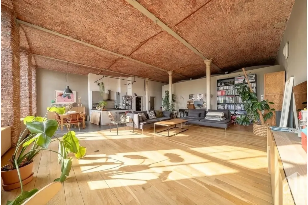 Séjour - Loft avec Lignes Industrielles à Résidence Artic