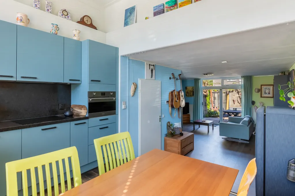 Cuisine - Split-Level Corner House with Gardens in Molenvliet