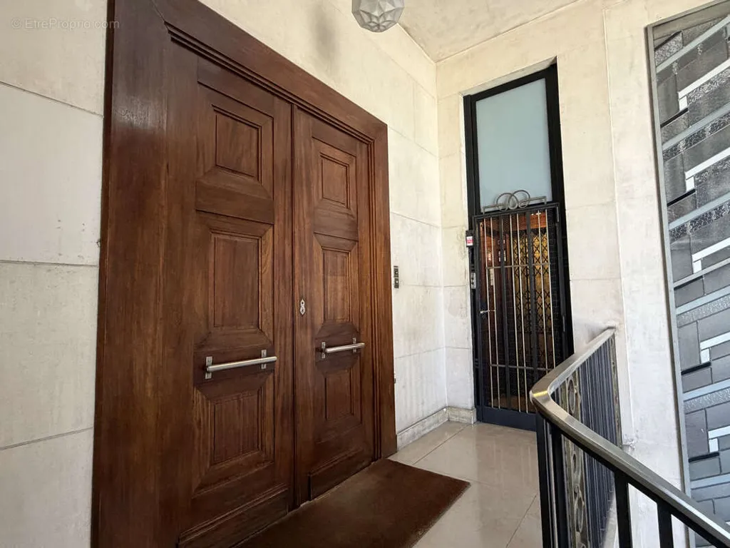 Ingresso - Art Deco Apartment with Balcony in Saint-Étienne Centre