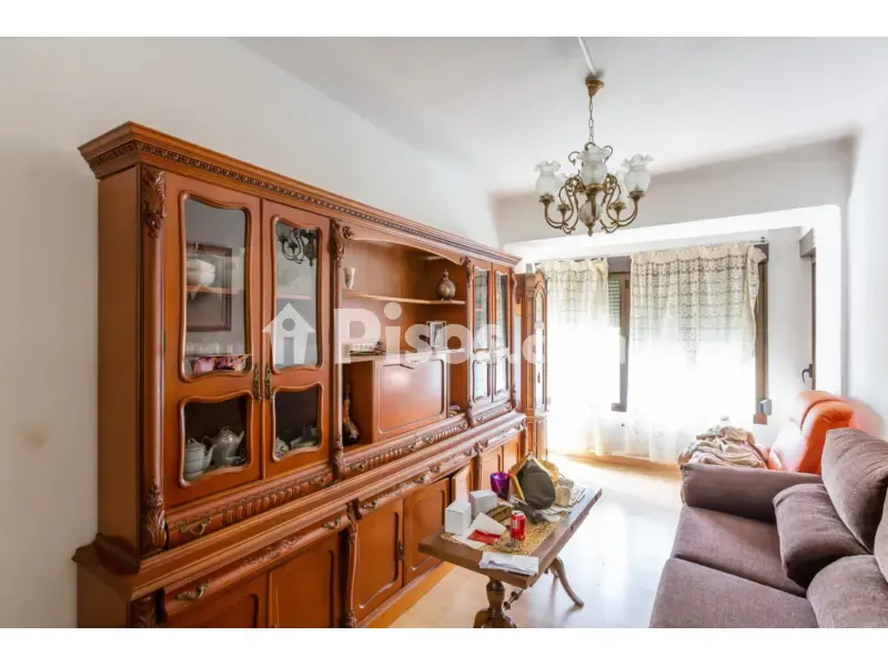 Living Room - Mixed-Use Property with Dual Access in Tafalla