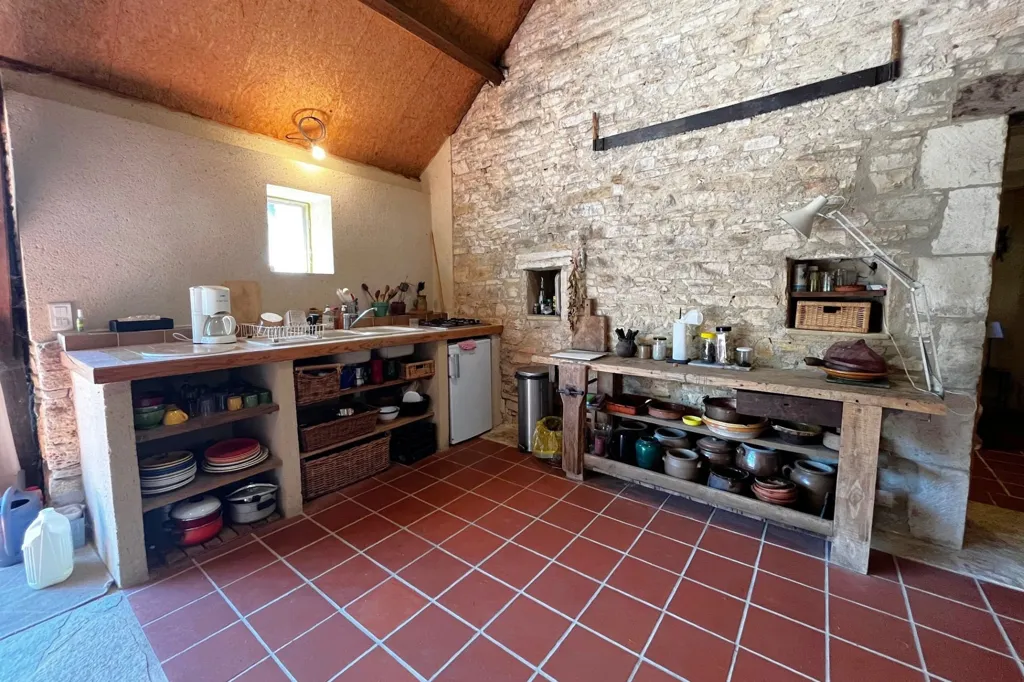Cuisine - Propriété en Pierre avec Piscine près de Gourdon