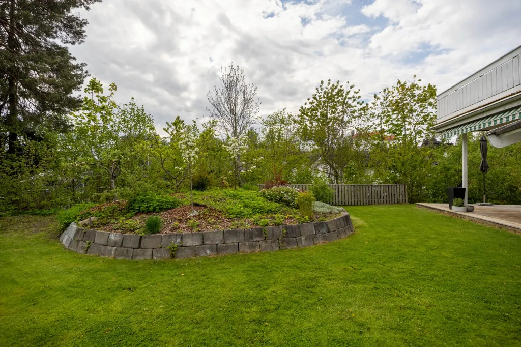 Jardin - Sunny Detached House with Terrace in Nadderud