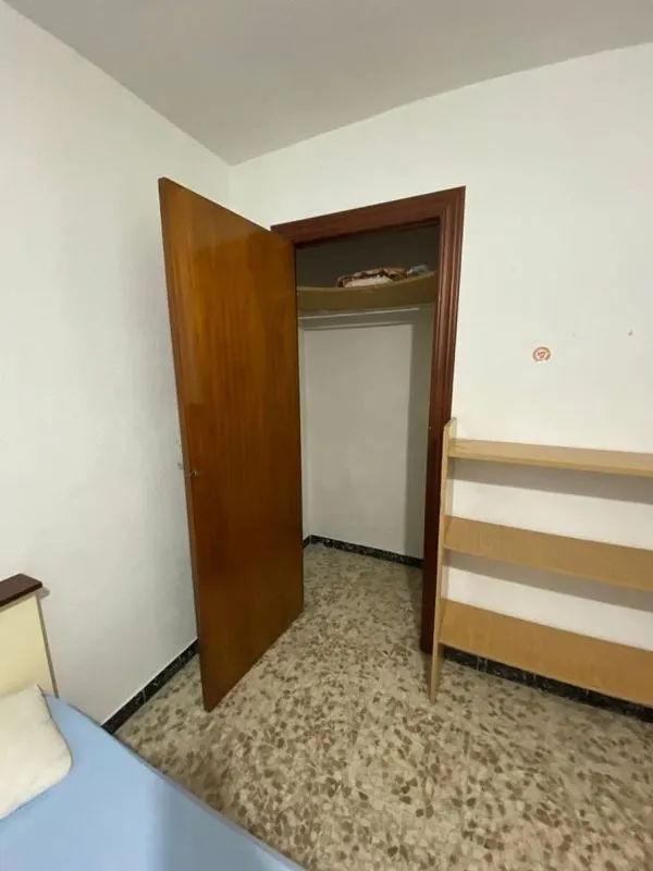 Chambres - Ample Student Flat with Terrace in Camino de Ronda
