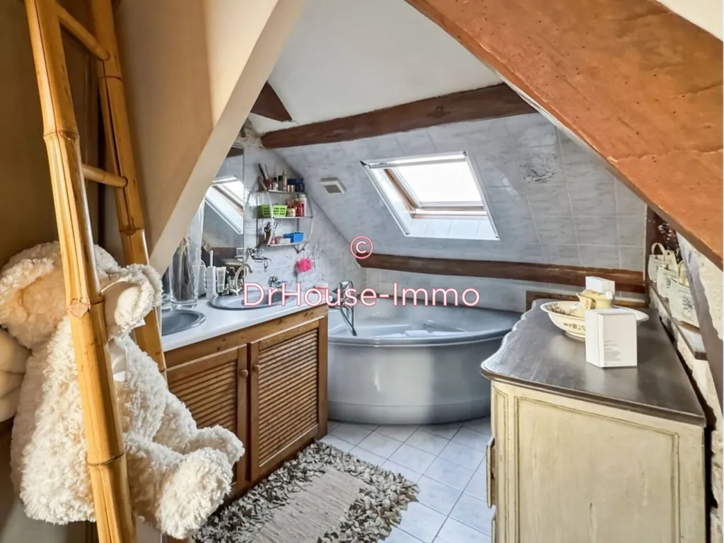 Salles de bain - Maison Briarde avec Dépendance et Double Garage à La Chapelle-Saint-Sulpice
