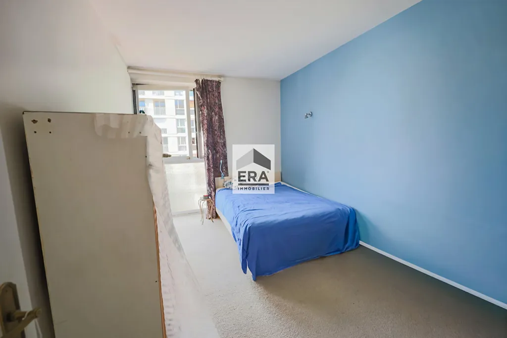 Bedrooms - Family Flat with Balcony in Vincennes