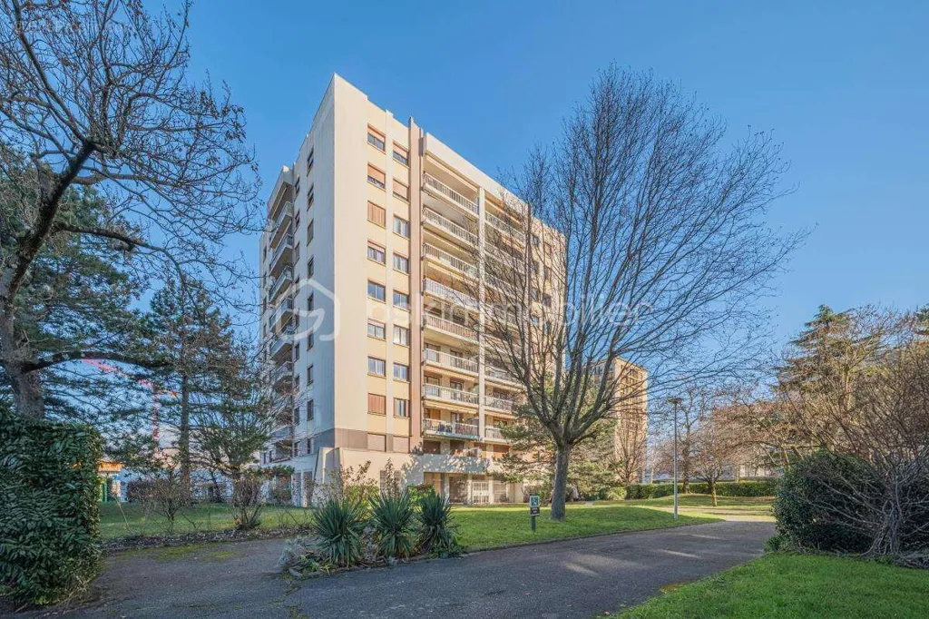 Aed - Bright T4 Apartment with Balcony in Grenoble