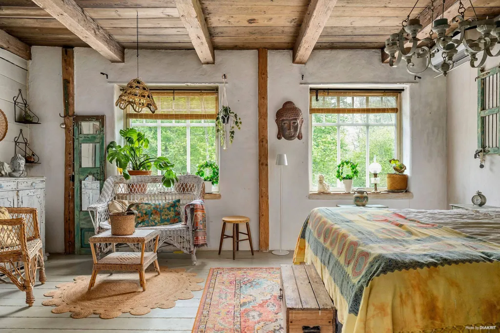 Magamistoad - Historic Farmhouse with Garden in Harholma