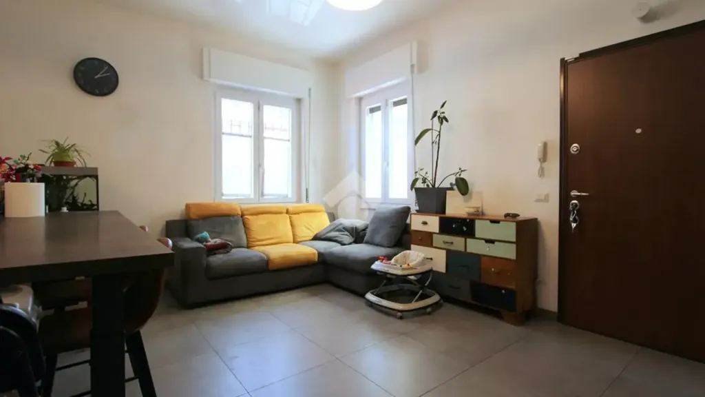 Living Room - Rustic Detached House with Garden in Bareggio