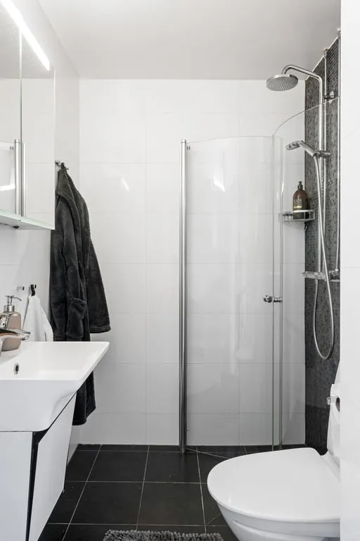 Salles de bain - Apartment with Original Details in Gothenburg