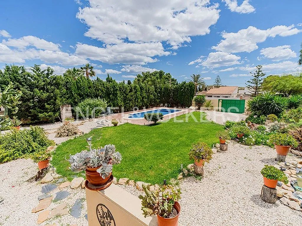 Jardin - Mediterranean Villa with Pool in Mutxamel