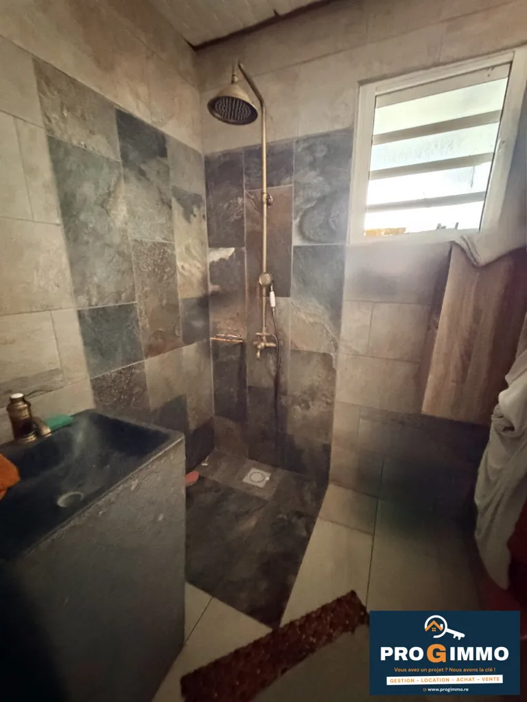 Bathrooms - Flexible House with Two Terraces in Le Tampon