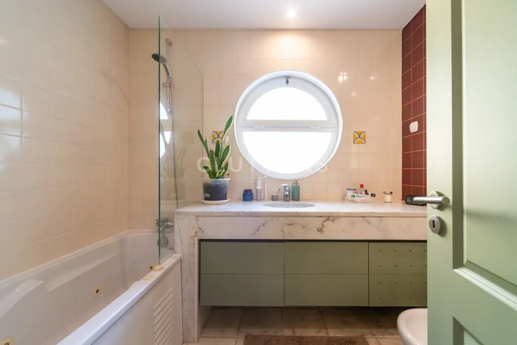 Vannitoad - Luxury Villa with Pool in Estoril