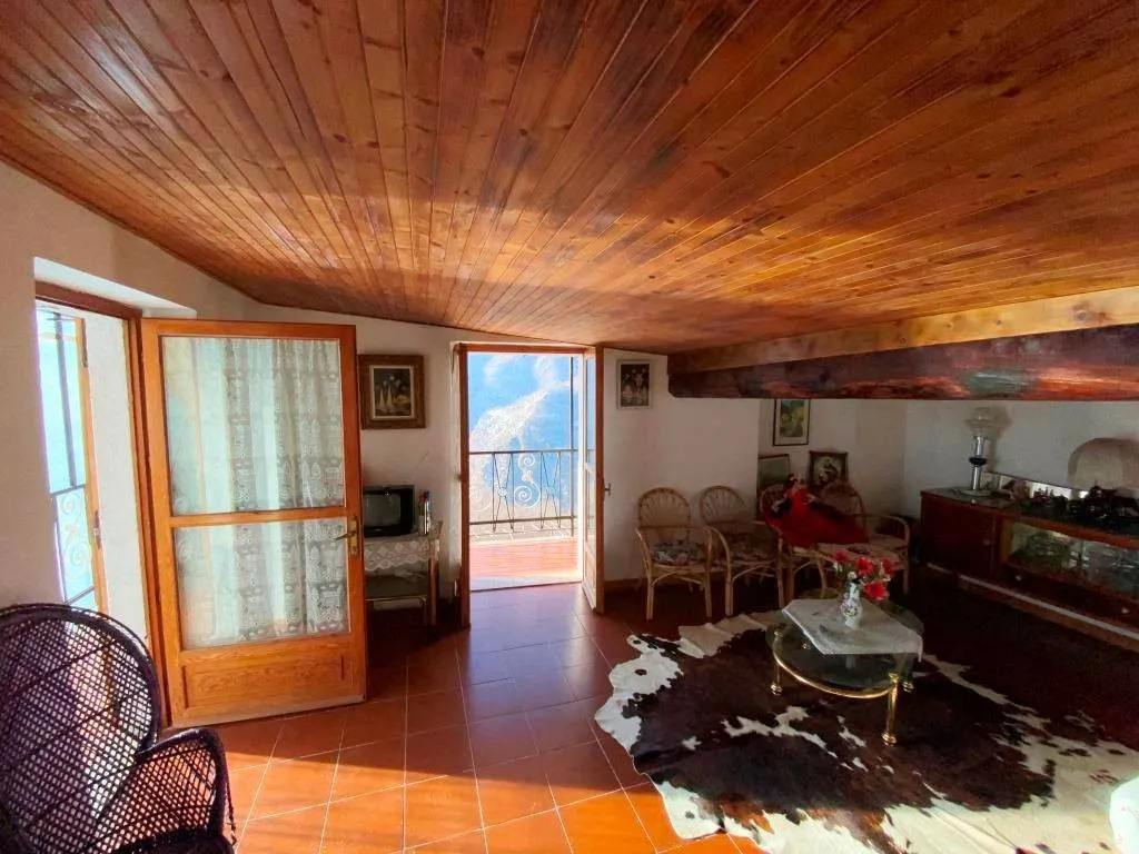 Elutuba - Panoramic Villa with Garden in Roure