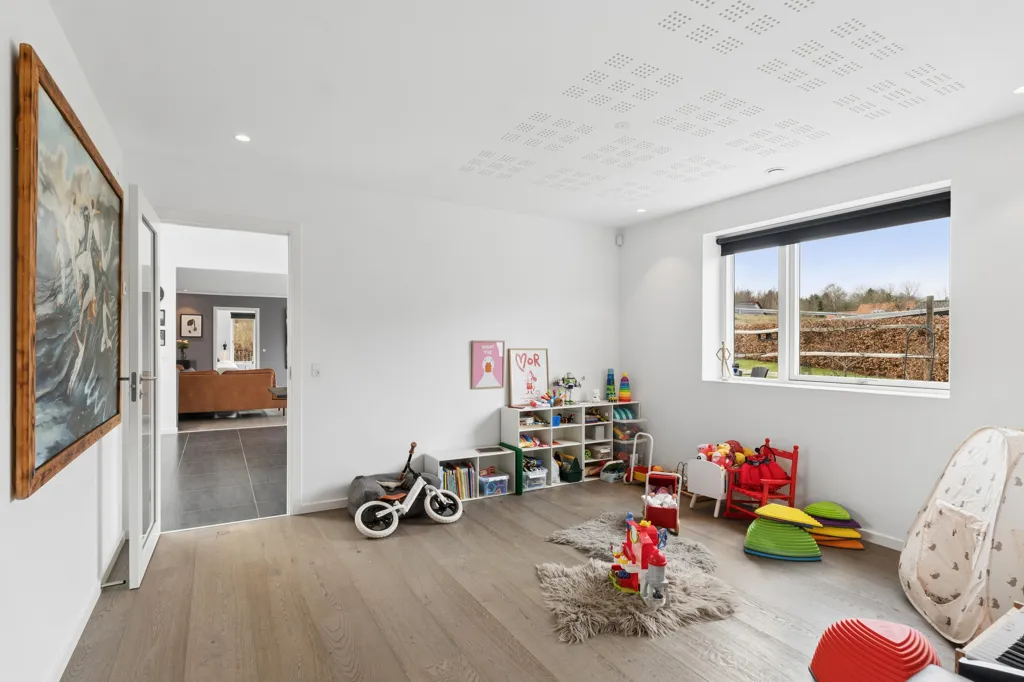 Toad - Elegant Villa with Smart Home in Køge