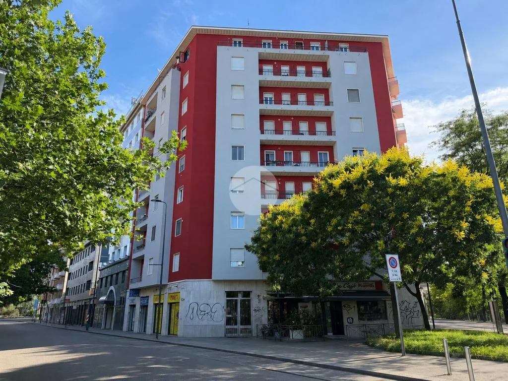 Välivaade - Rearranged Triplex with Balcony in Milan