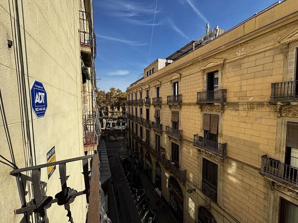 Balcon - Historic Apartment with Terrace in El Raval