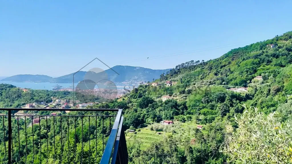 Terrass - Villa with Sea View in Vezzano Ligure
