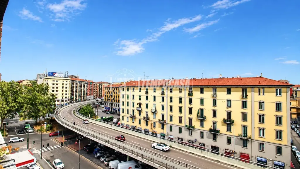 Balcone - Duplex with Balcony in Milan