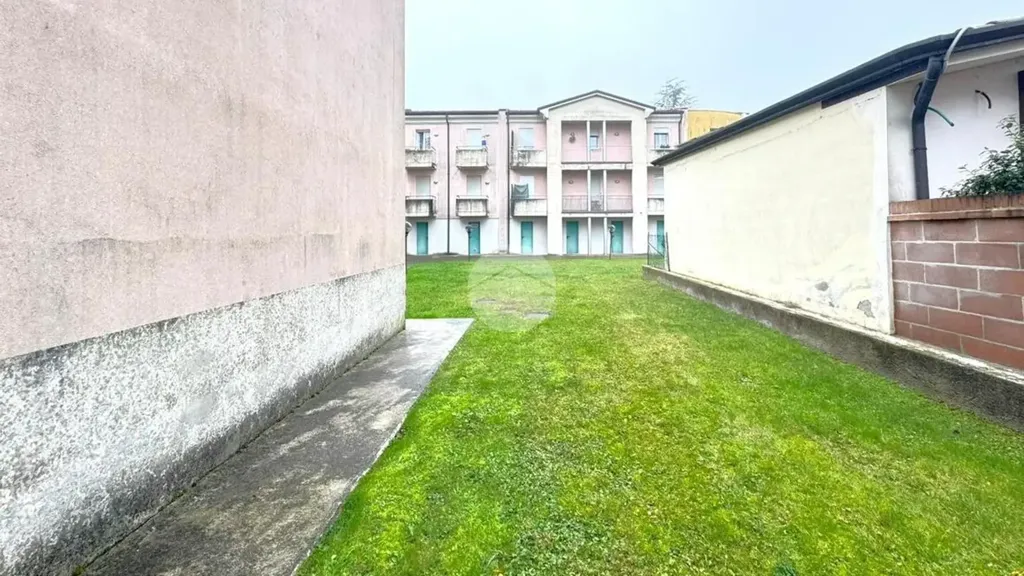 Appartement 3 pièces à IT