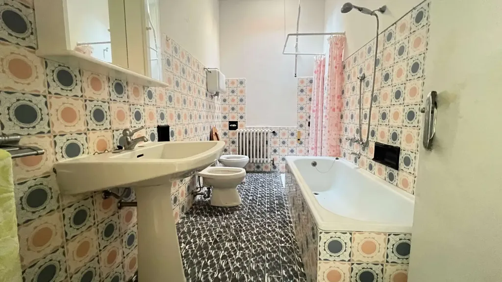 Vannitoad - Mixed-Use Villa with Terraces in Spoleto