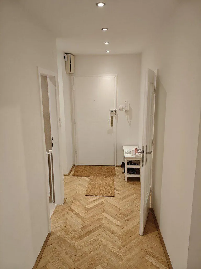 Esik - 2-Bedroom Flat with Green View in Hannovermarkt
