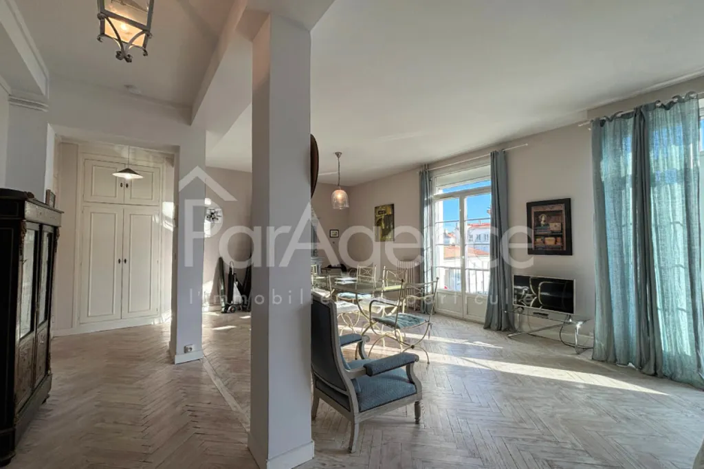Salle à manger - Appartement Traversant avec Balcon à Royan