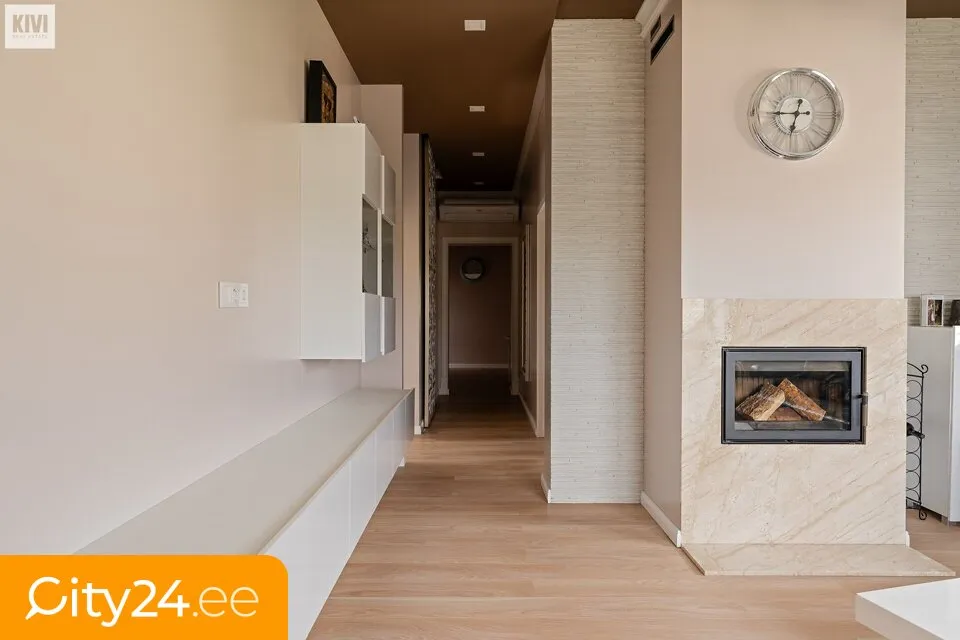 Soggiorno - Apartment with Private Garden in Dreiliņi, Riga