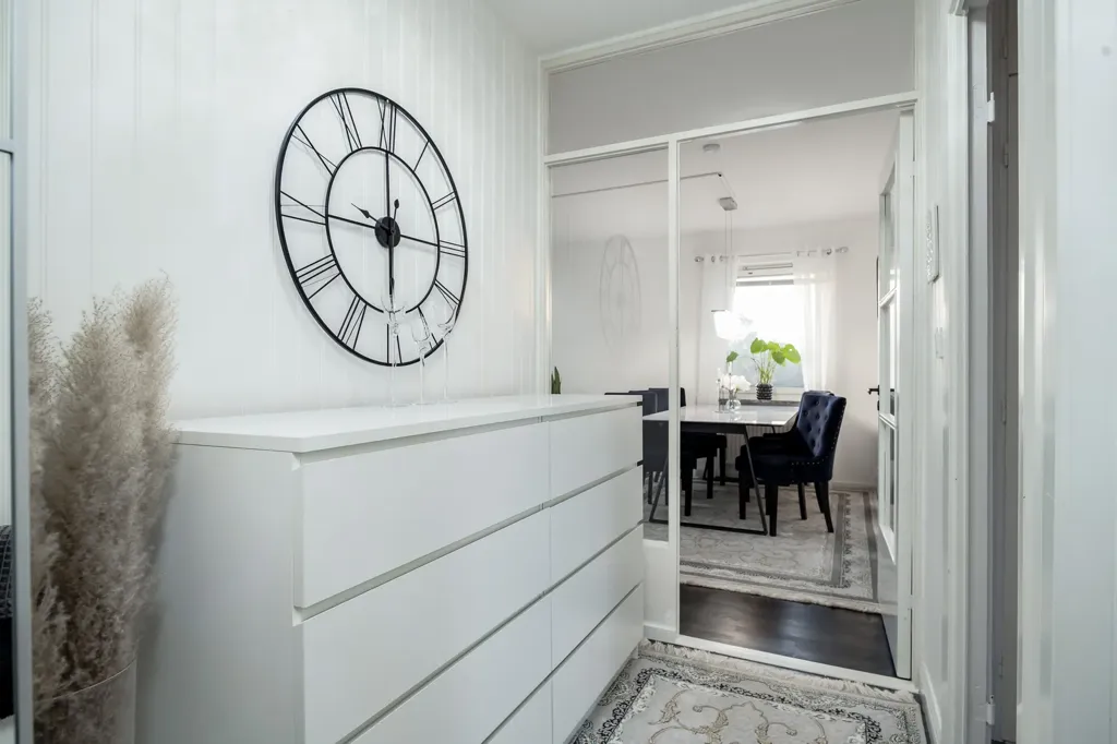 Entrée - Renovated Two-Bedroom Flat with Balcony in Gävleborg
