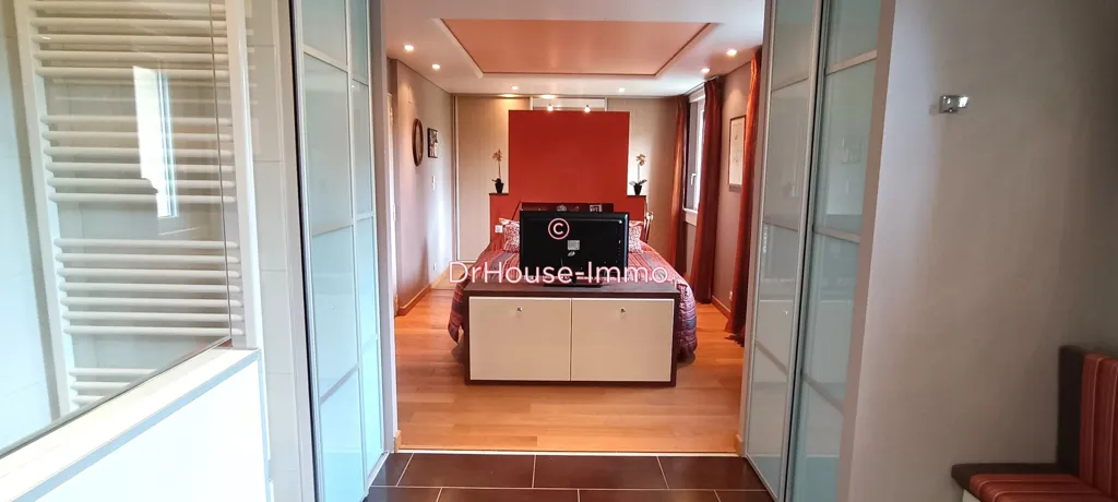 Esik - Spacious House with Landscaped Garden in Quiet Setting