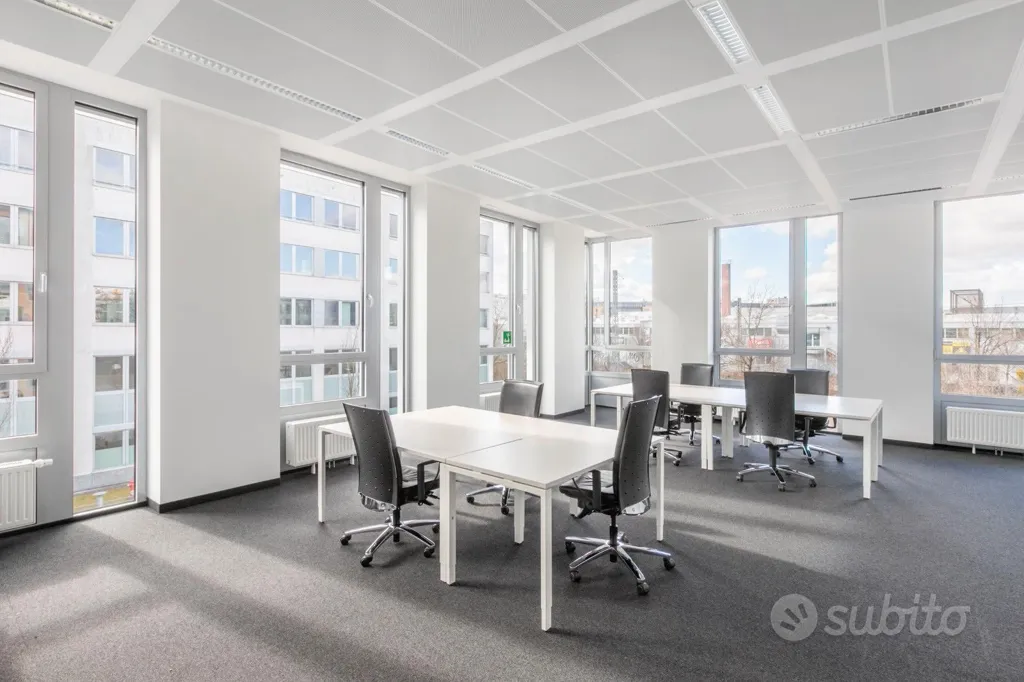 Bureau - Flexible Office Space for 10 in Salerno