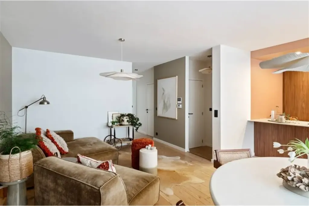 Séjour - Appartement Rénové avec Terrasse à Kontich