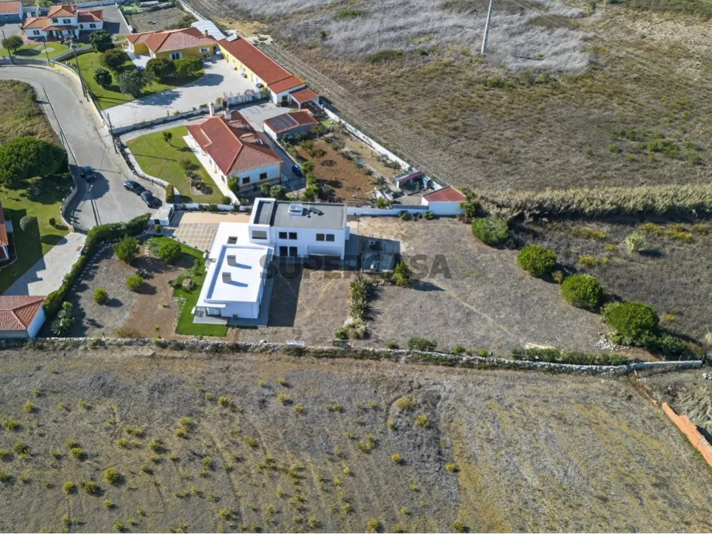 Luftaufnahme - Modern Villa with Industrial Design in Assafora